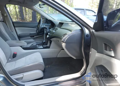 2010 Honda Accord Lx z USA, uszkodzony, nr VIN 1HGCP2F35AA166517